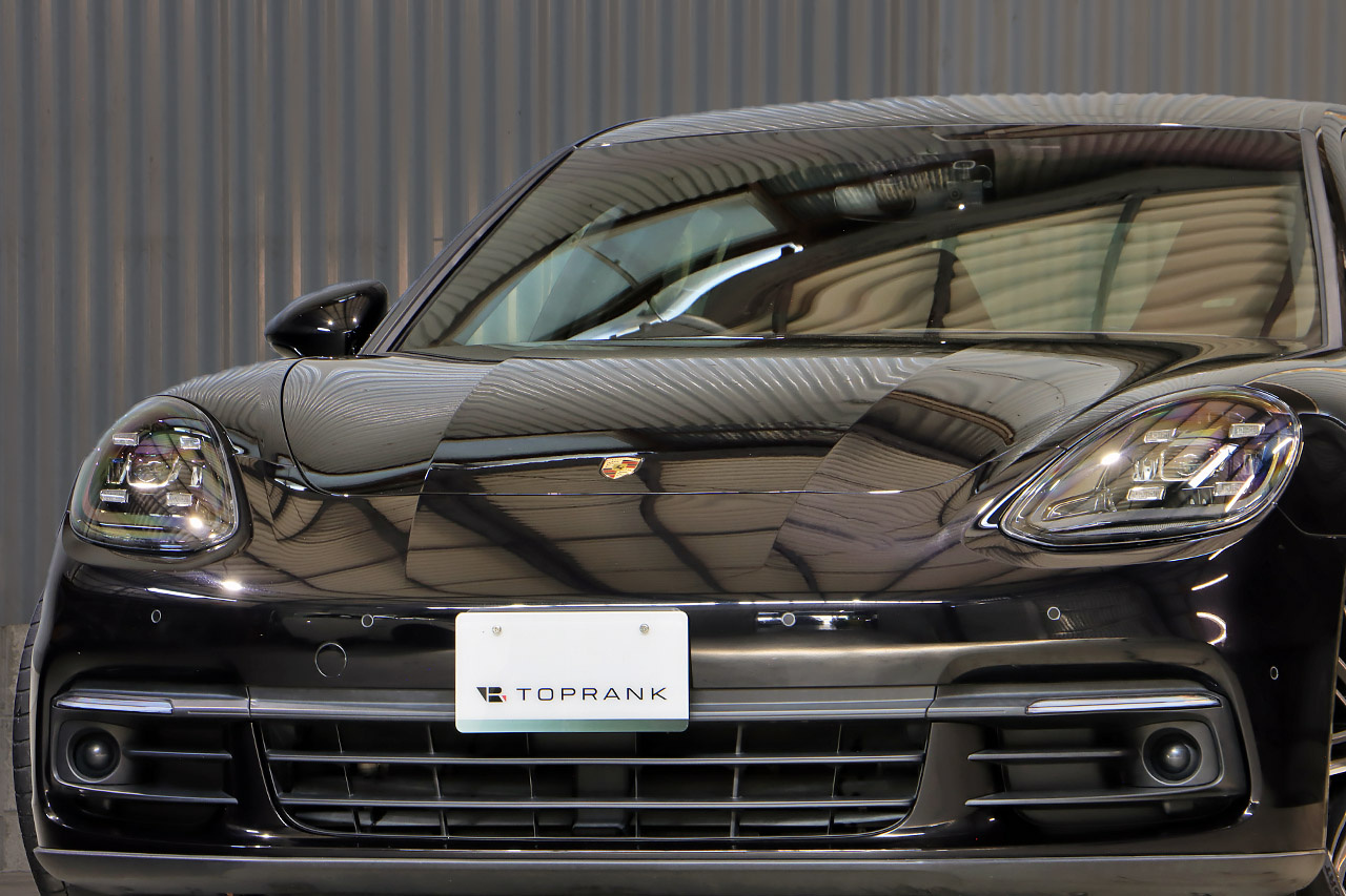 2018 Porsche PANAMERA null