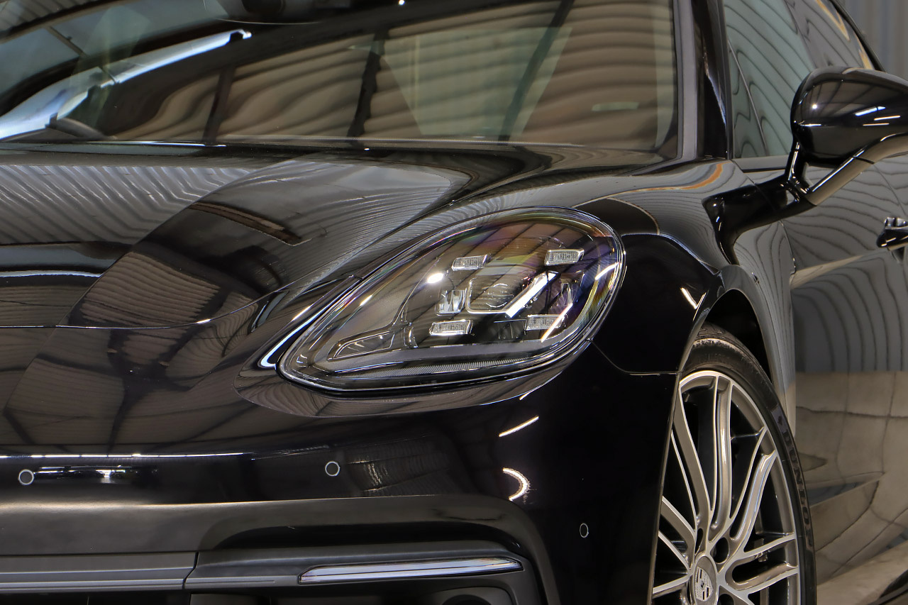 2018 Porsche PANAMERA null