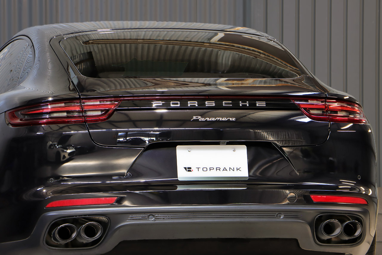2018 Porsche PANAMERA null
