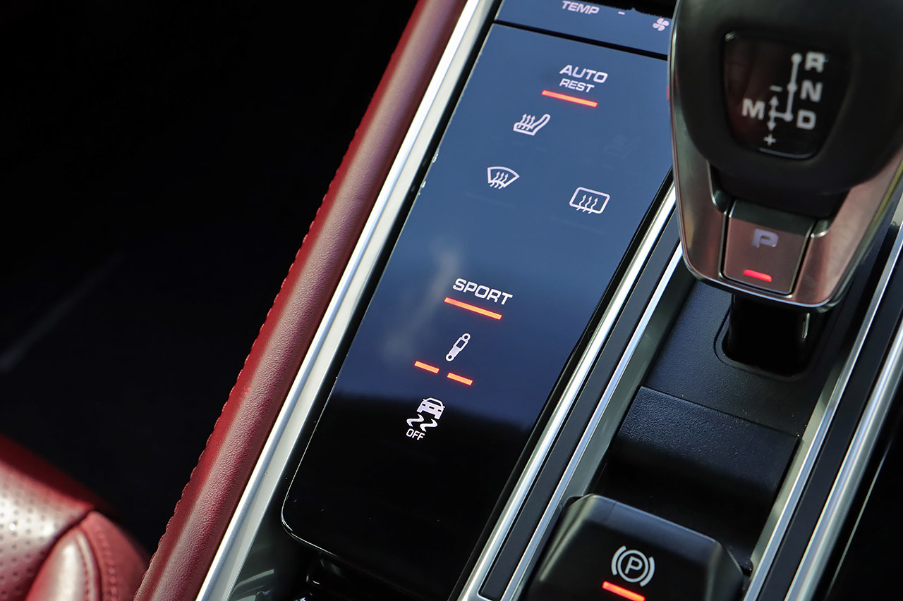 2018 Porsche PANAMERA null