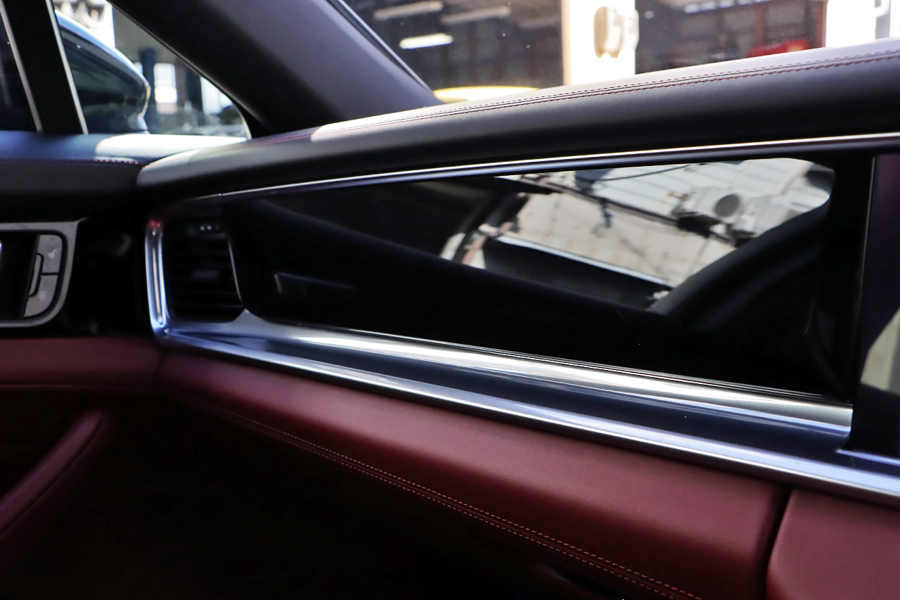 2018 Porsche PANAMERA null