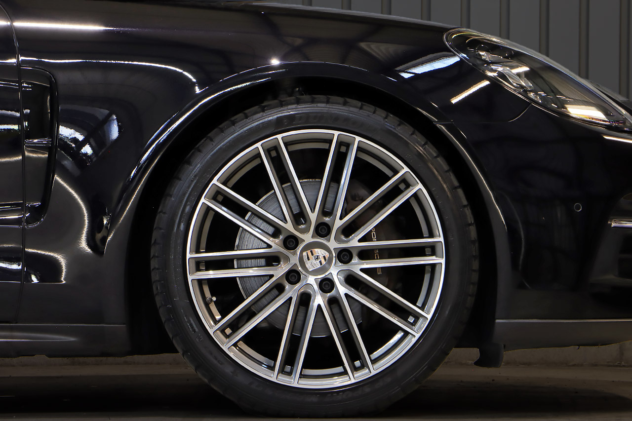2018 Porsche PANAMERA null