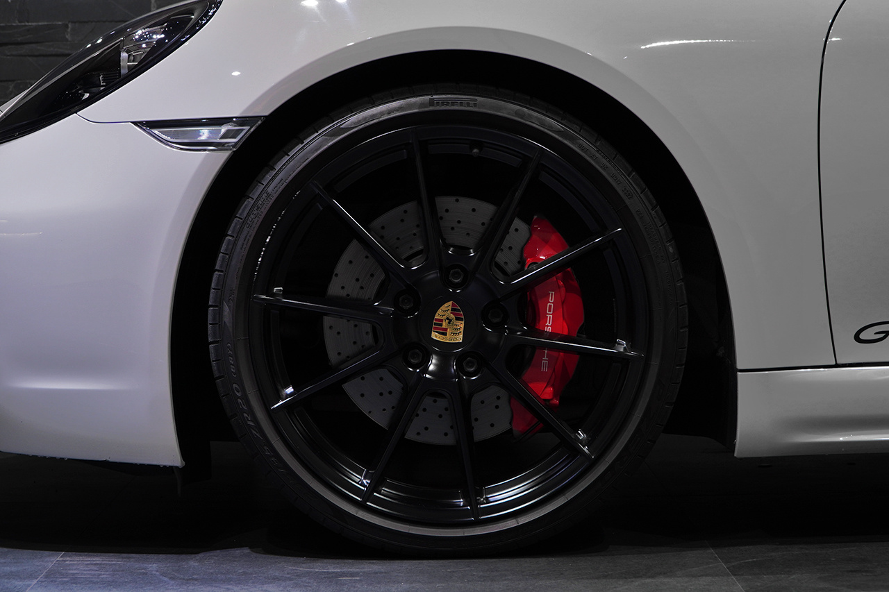 2023 Porsche 718 CAYMAN null