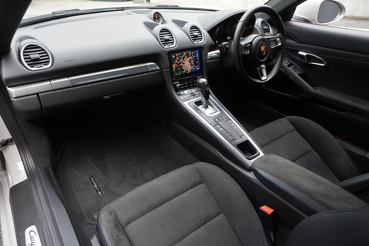 2023 Porsche 718 CAYMAN null