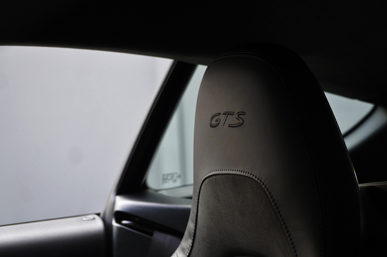 2023 Porsche 718 CAYMAN null