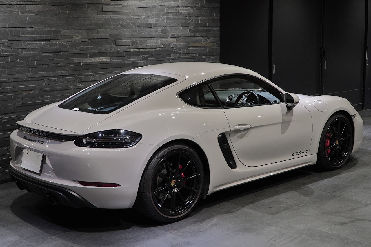 2023 Porsche 718 CAYMAN null