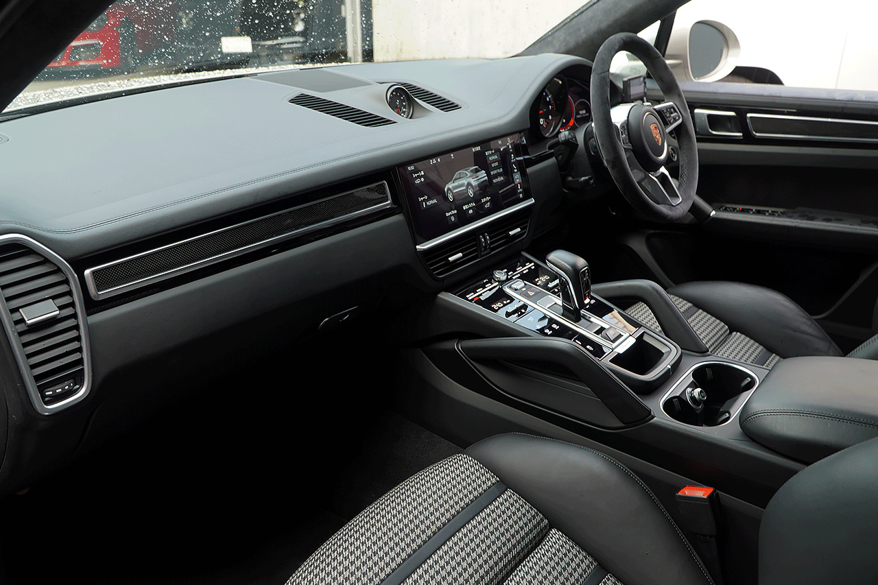 2020 Porsche CAYENNE null