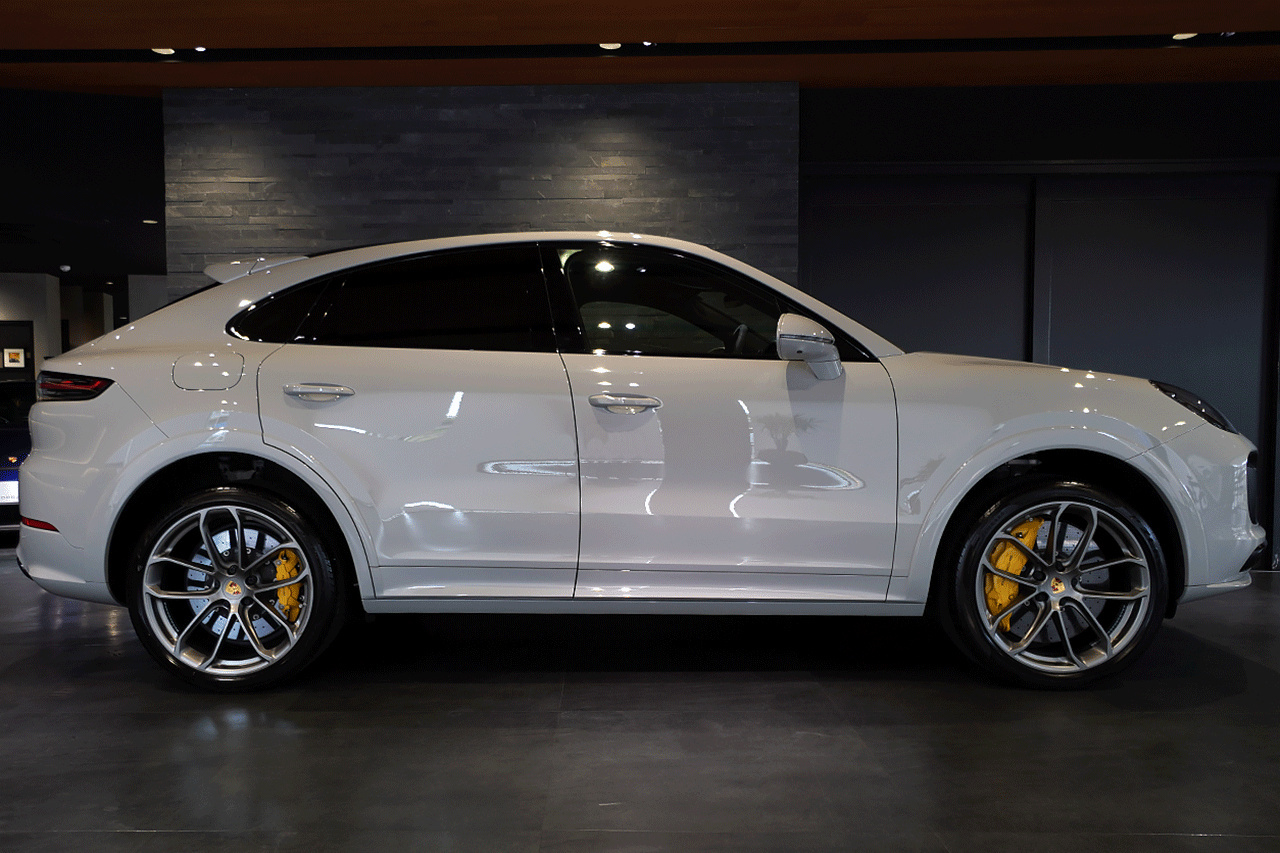 2020 Porsche CAYENNE null