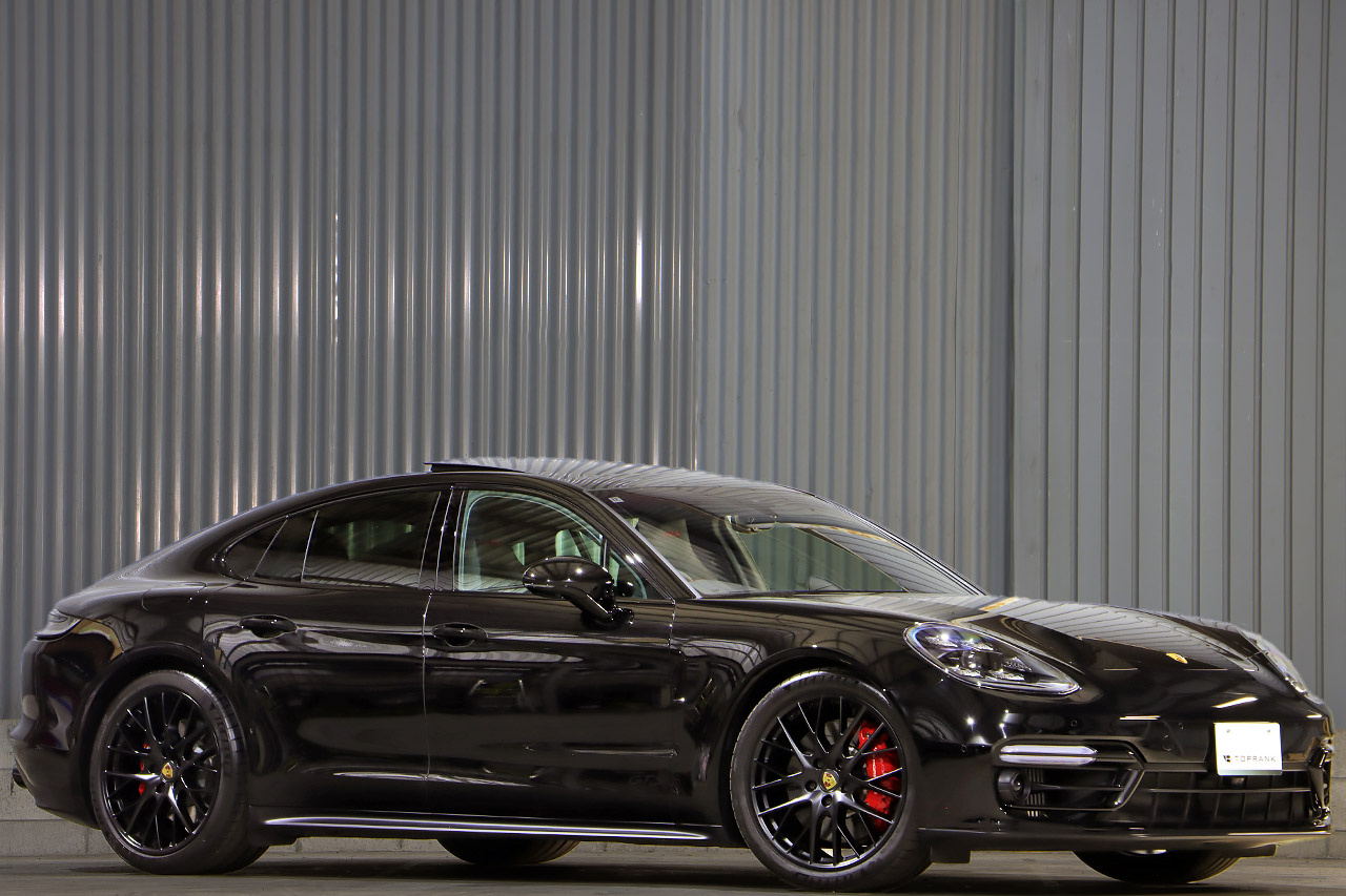 2023 Porsche PANAMERA null