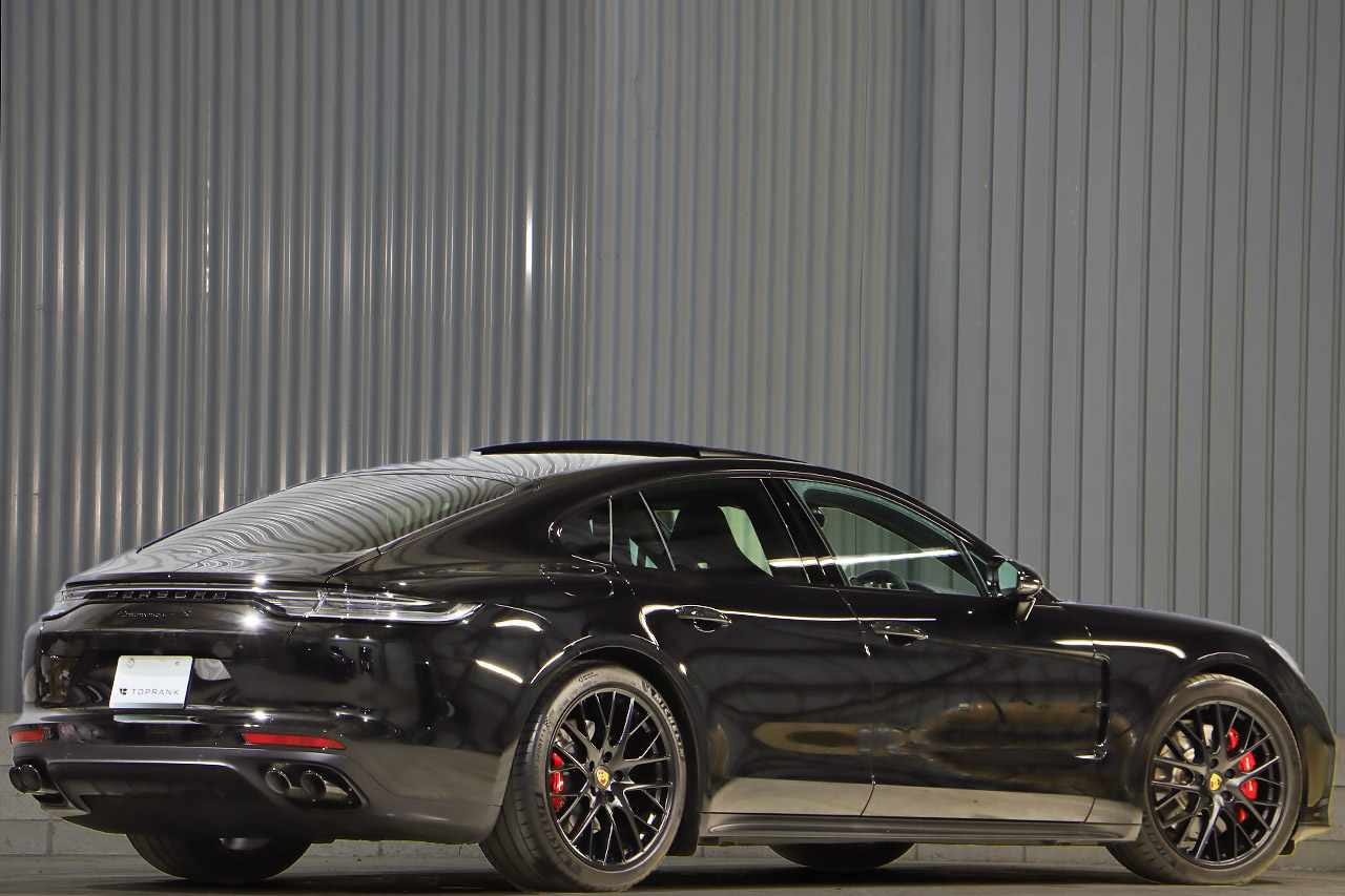 2023 Porsche PANAMERA null