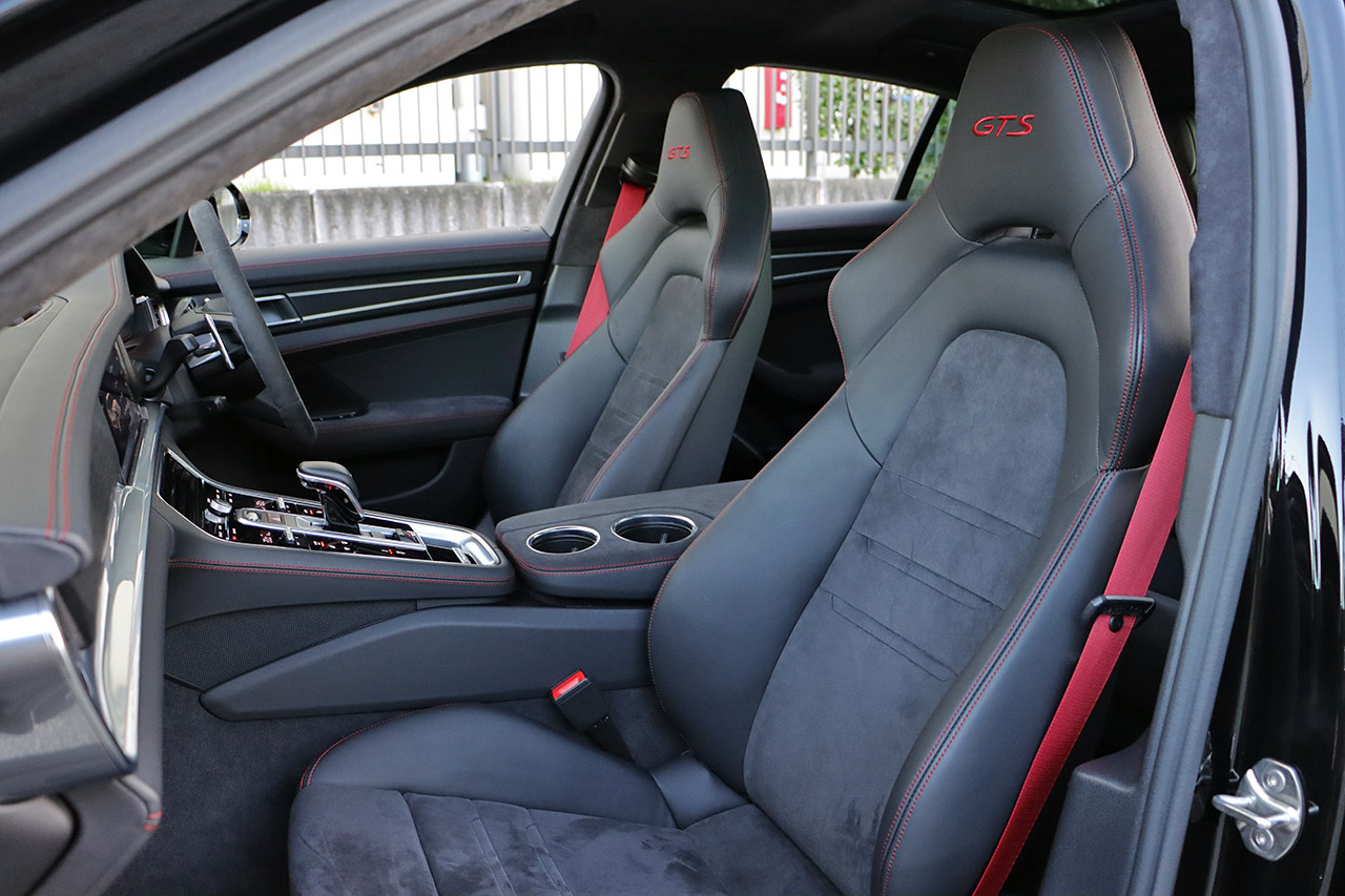 2023 Porsche PANAMERA null