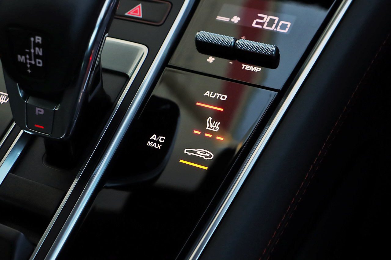 2023 Porsche PANAMERA null