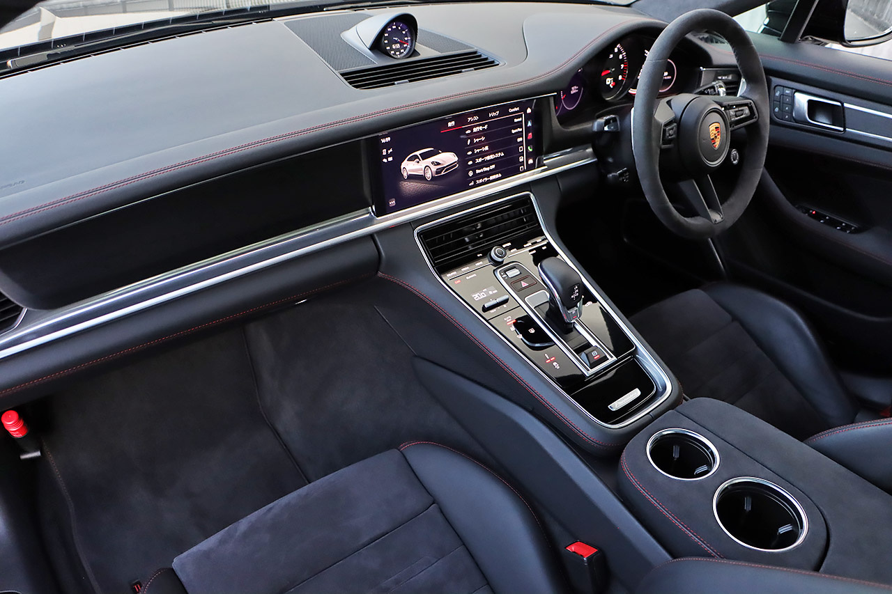 2023 Porsche PANAMERA null