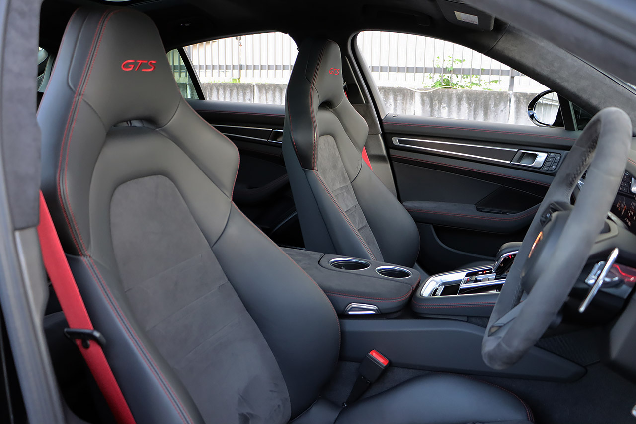 2023 Porsche PANAMERA null