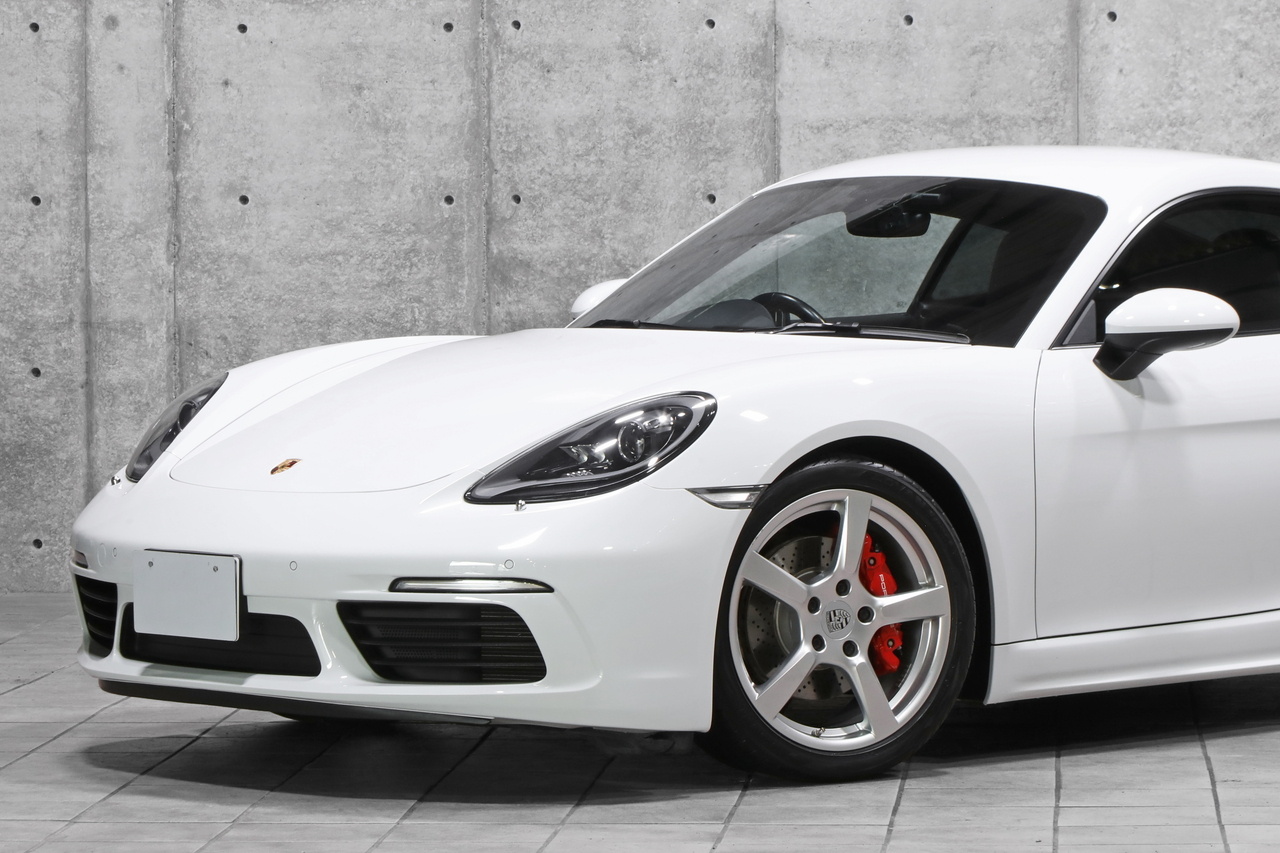2018 Porsche 718 CAYMAN null