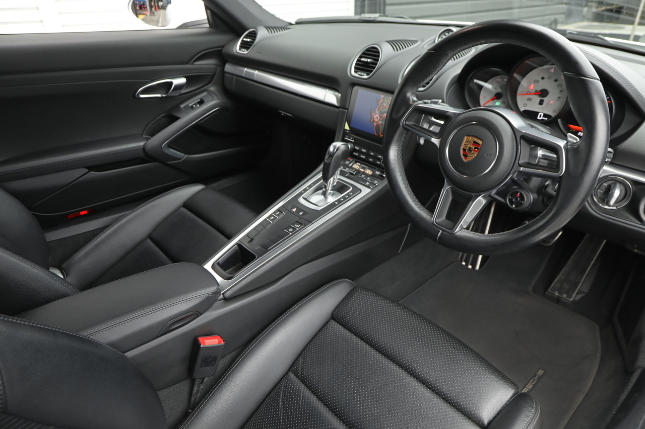 2018 Porsche 718 CAYMAN null