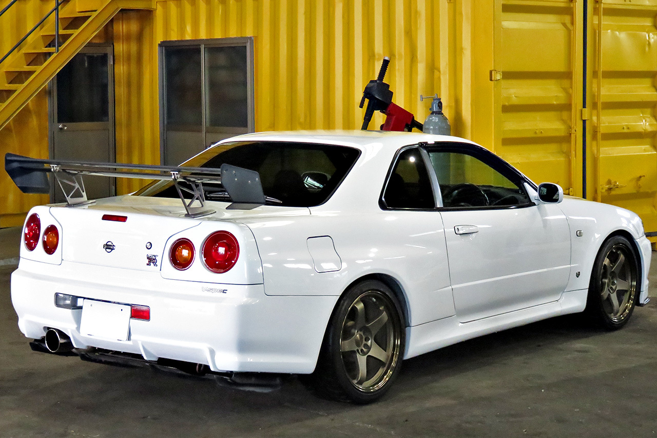 2000 Nissan SKYLINE GT-R 99 Model R34 GT-R V-SPEC NISMO 18 inch LMGT4, FUJITSUBO muffler, NISMO shock absorbers 