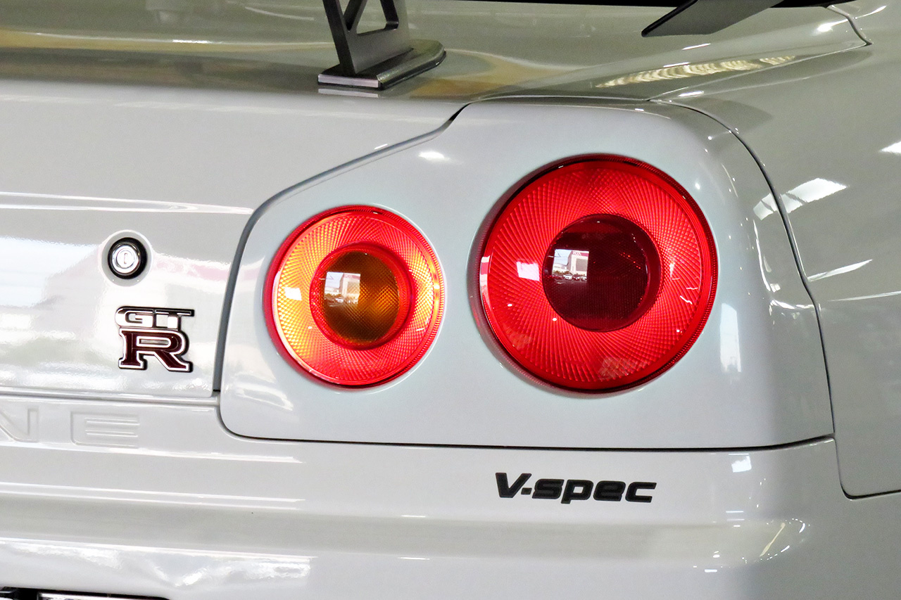 2000 Nissan SKYLINE GT-R 99 Model R34 GT-R V-SPEC NISMO 18 inch LMGT4, FUJITSUBO muffler, NISMO shock absorbers 