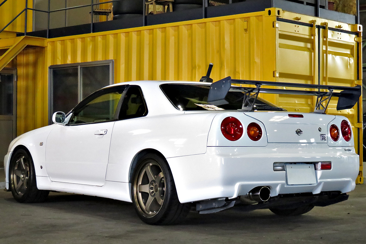 2000 Nissan SKYLINE GT-R 99 Model R34 GT-R V-SPEC NISMO 18 inch LMGT4, FUJITSUBO muffler, NISMO shock absorbers 