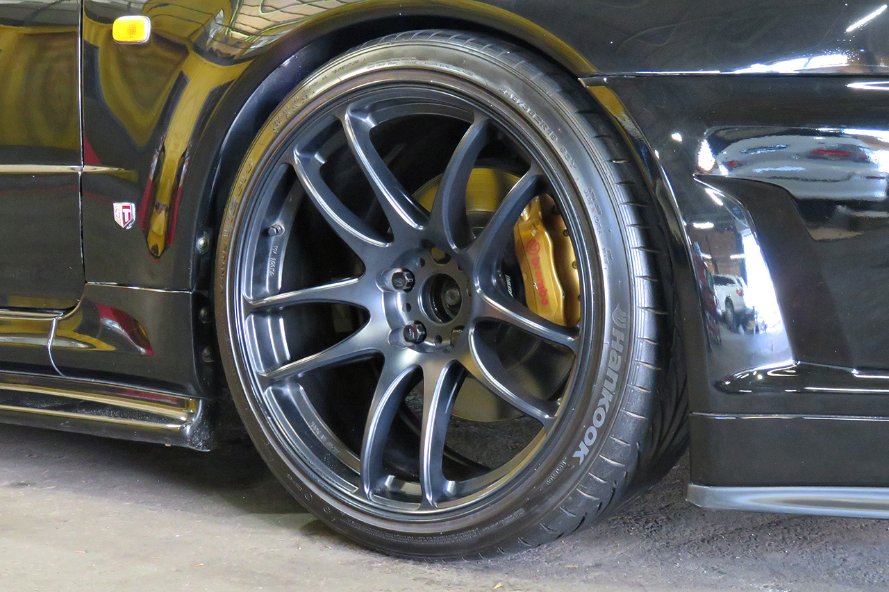 1999 Nissan SKYLINE GT-R R34 GT-R V-SPEC, R35 injectors, WORK Emotion 19in AW, Nismo water pump, Nismo fuel pump, Nismo meter