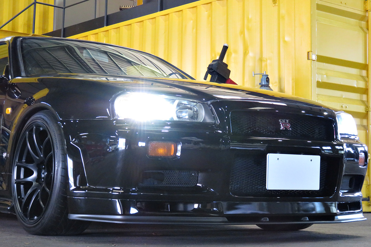 1999 Nissan SKYLINE GT-R R34 GT-R V-SPEC, R35 injectors, WORK Emotion 19in AW, Nismo water pump, Nismo fuel pump, Nismo meter