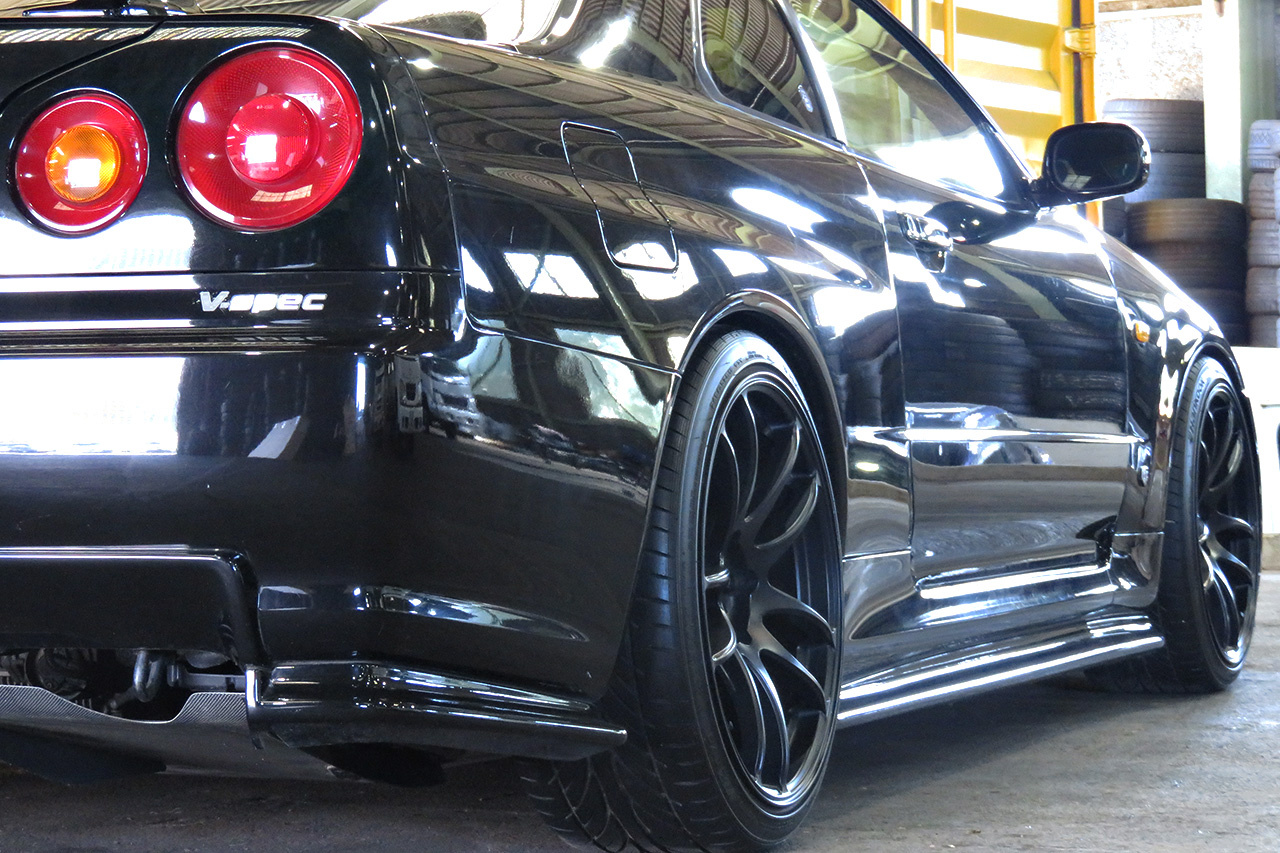1999 Nissan SKYLINE GT-R R34 GT-R V-SPEC, R35 injectors, WORK Emotion 19in AW, Nismo water pump, Nismo fuel pump, Nismo meter