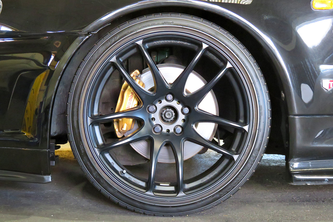 1999 Nissan SKYLINE GT-R R34 GT-R V-SPEC, R35 injectors, WORK Emotion 19in AW, Nismo water pump, Nismo fuel pump, Nismo meter