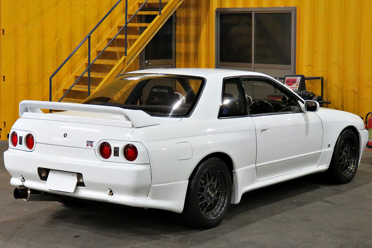 1993 Nissan SKYLINE GT-R R32 GT-R, N1 Headlights,  ARC Intercooler, FWin Radiator,  Apexi Power FC, BBS RSII 17in Alloy Wheel