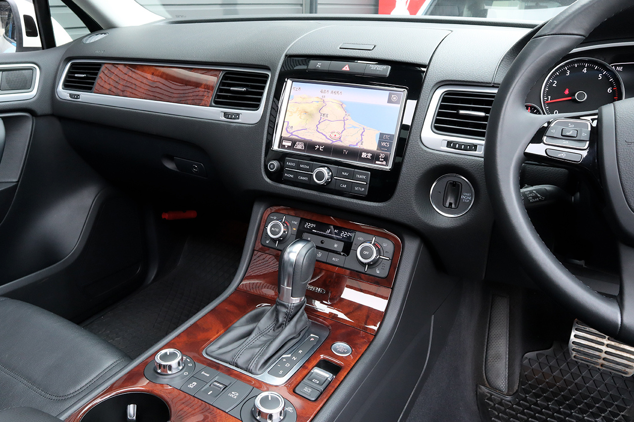 2012 Volkswagen TOUAREG HYBRID 4W