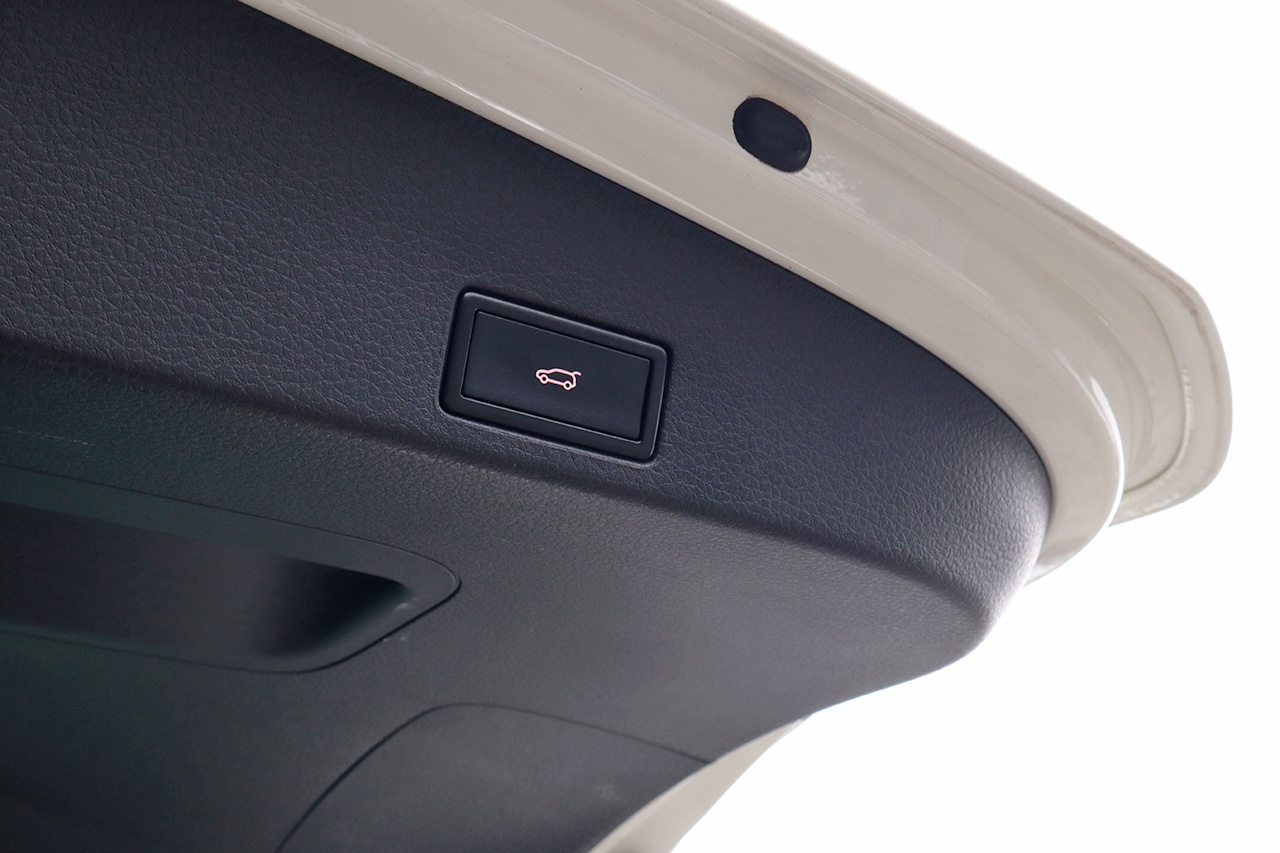 2012 Volkswagen TOUAREG HYBRID 4W