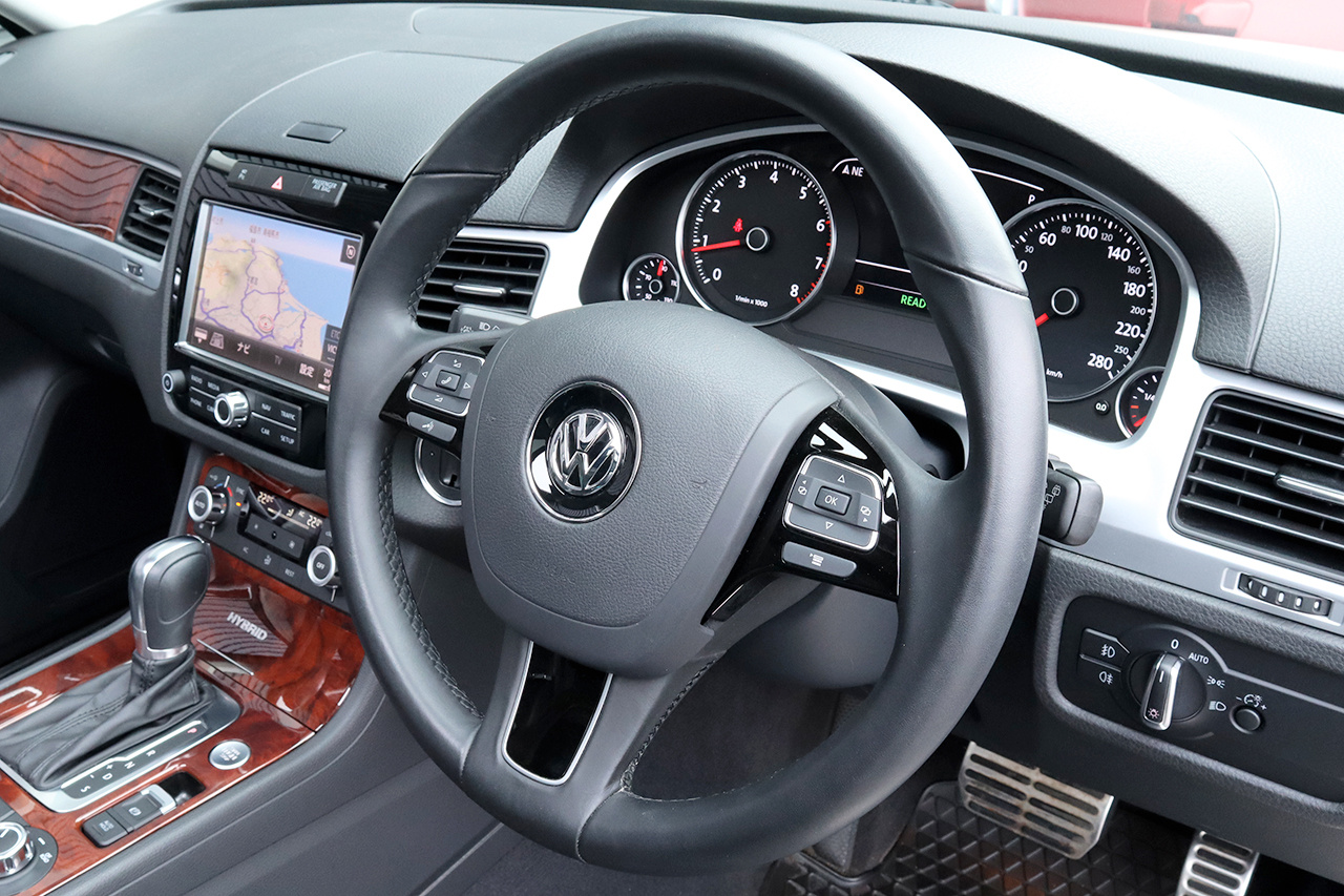 2012 Volkswagen TOUAREG HYBRID 4W