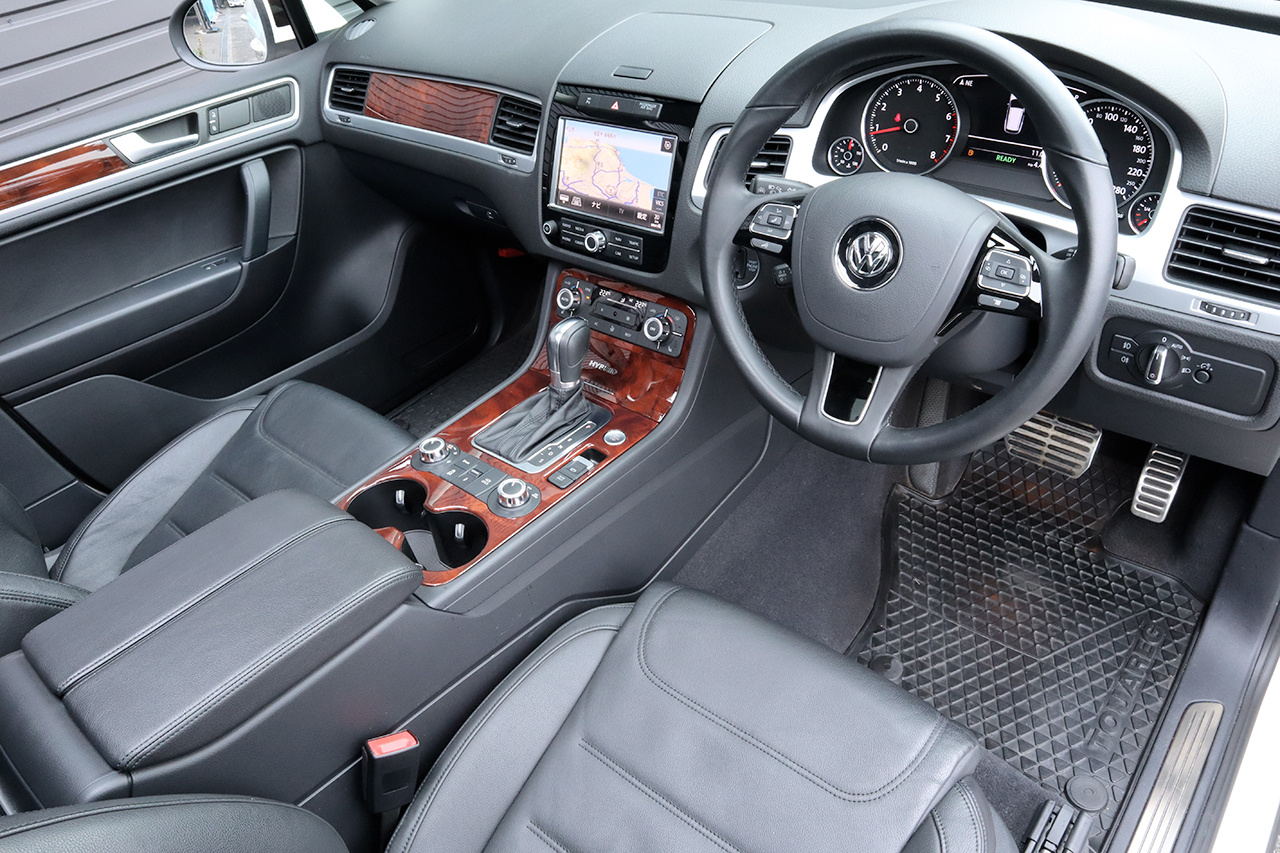 2012 Volkswagen TOUAREG HYBRID 4W