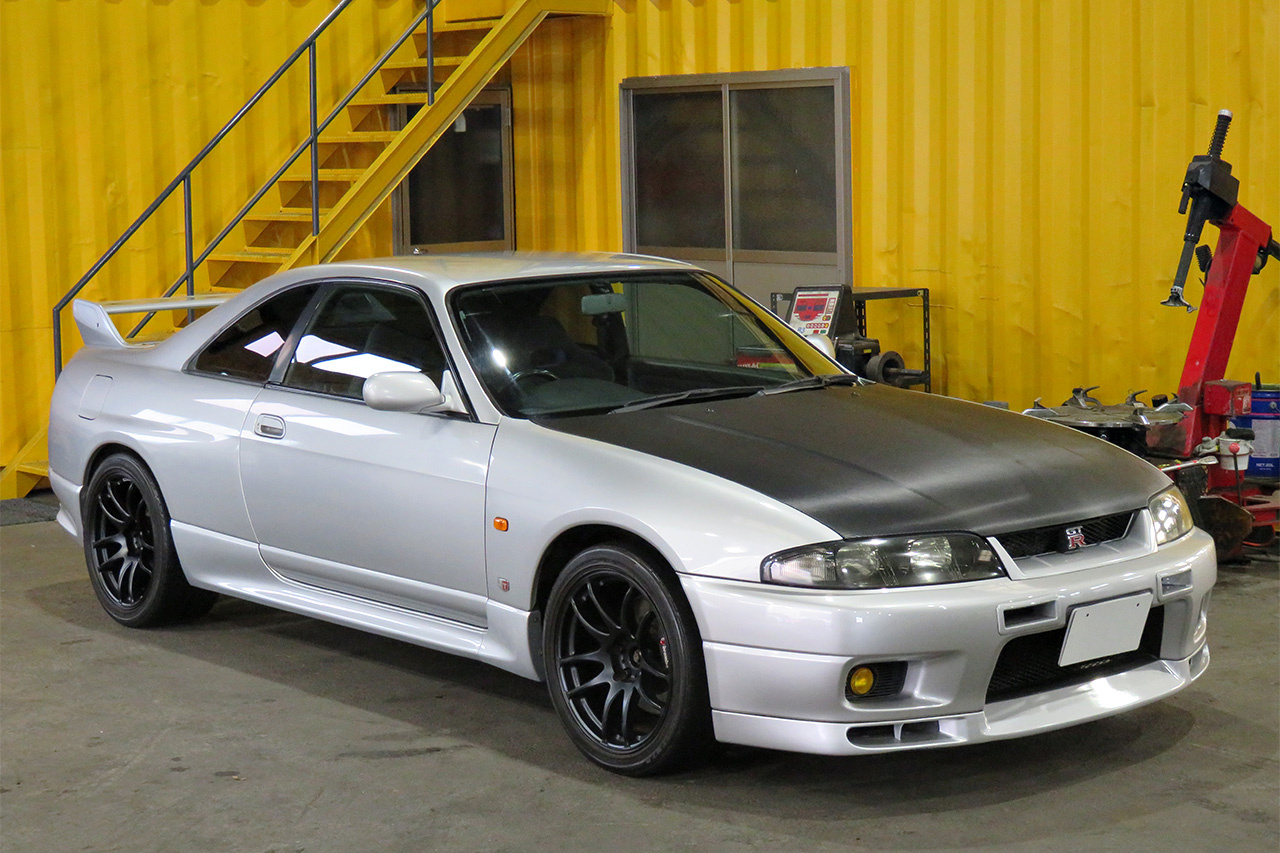 1996 Nissan SKYLINE GT-R R33 GT-R,  95 Model, WORK Emotion wheels, TEIN Adjustable coilovers, MOMO Steering wheel