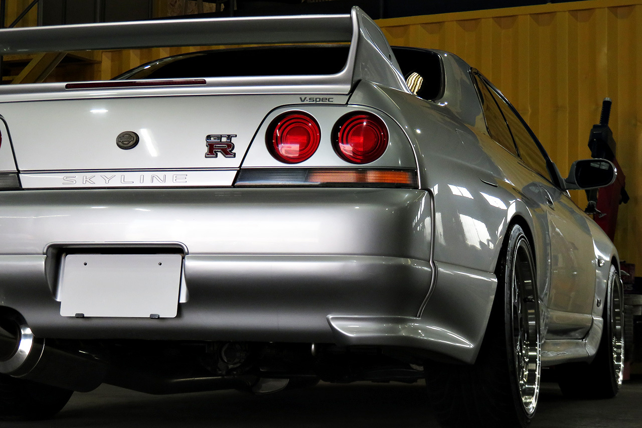 1995 Nissan SKYLINE GT-R R33 GT-R Series 1 Quantum Racing Adjustable Coilovers, Apexi Muffler, Trust Intercooler, Sard Rad.