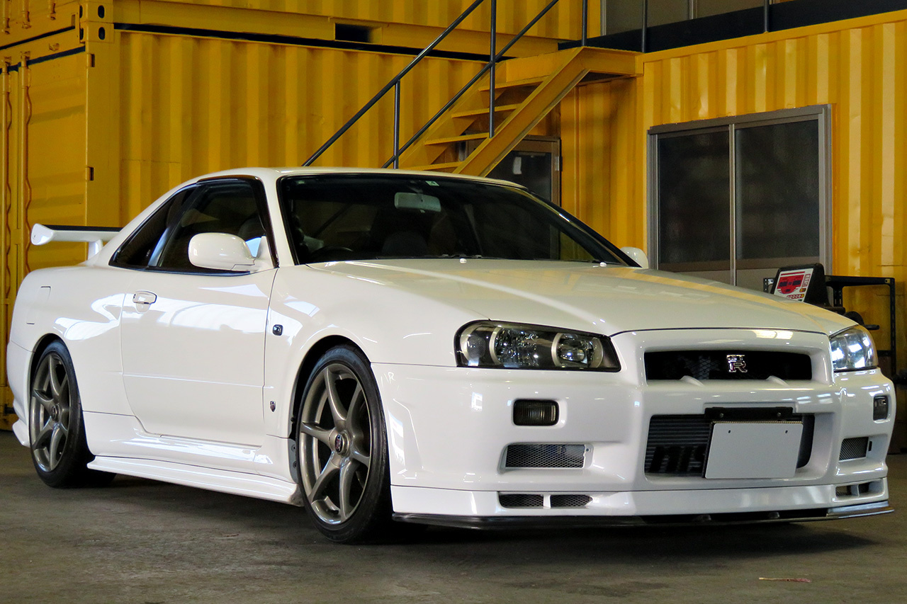 1999 Nissan SKYLINE GT-R R34 GT-R Nismo Side Skirts, Trust Air Clean, Ganador Muffler, Aragosta Adjustable Height Coilovers 