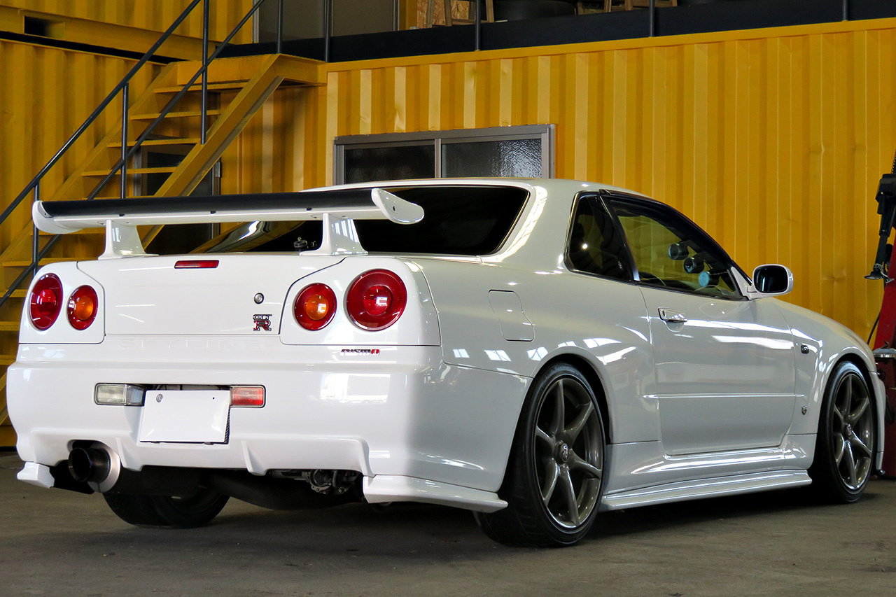 1999 Nissan SKYLINE GT-R R34 GT-R Nismo Side Skirts, Trust Air Clean, Ganador Muffler, Aragosta Adjustable Height Coilovers 