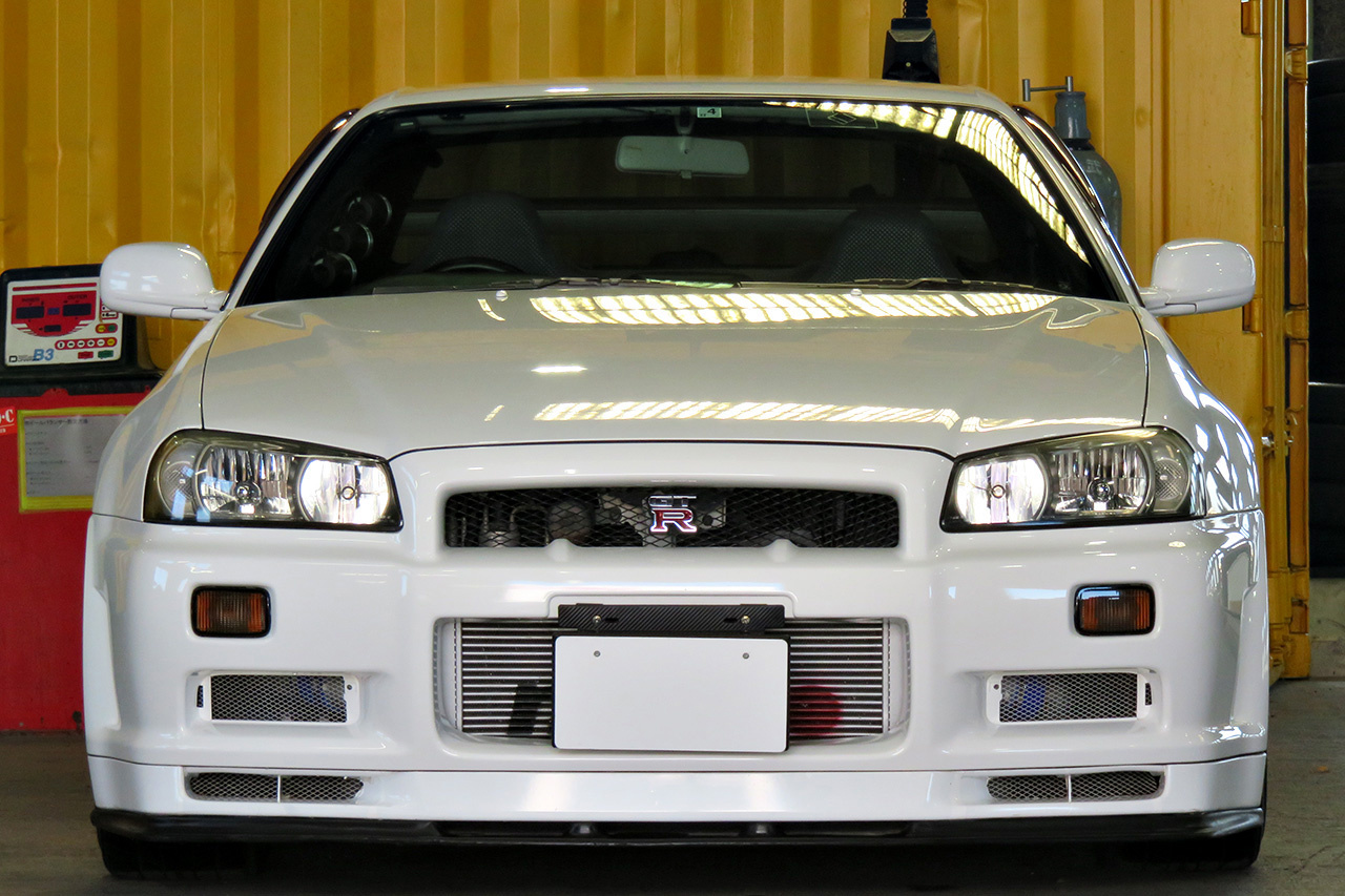 1999 Nissan SKYLINE GT-R R34 GT-R Nismo Side Skirts, Trust Air Clean, Ganador Muffler, Aragosta Adjustable Height Coilovers 