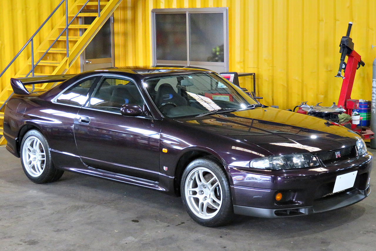 1995 Nissan SKYLINE GT-R R33 GT-R LP2 Midnight Purple 