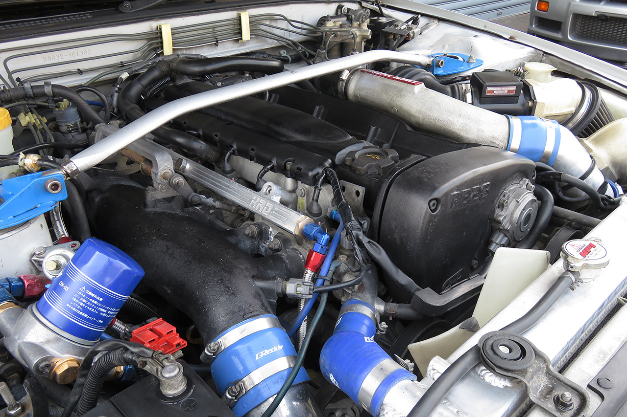 1993 Nissan SKYLINE GT-R R32 GT-R V Spec, HKS Silent Hi-Power Muffler, Enkei 18 inch Alloy Wheels 