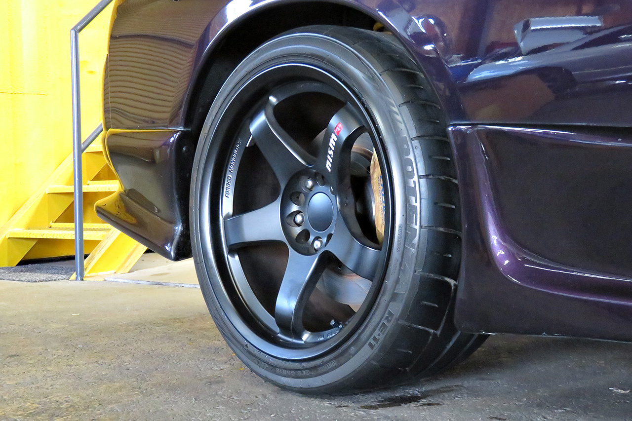 1996 Nissan SKYLINE GT-R R33 GT-R V Spec LP2 Midnight Purple, Nismo LMGT4 18 inch Wheels, GReddy 6 Pot Brake System