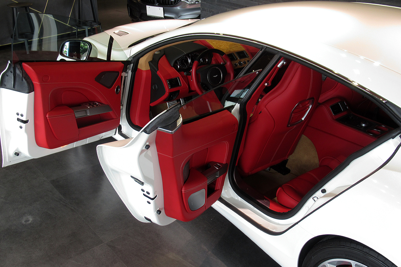2013 Aston Martin RAPIDE null