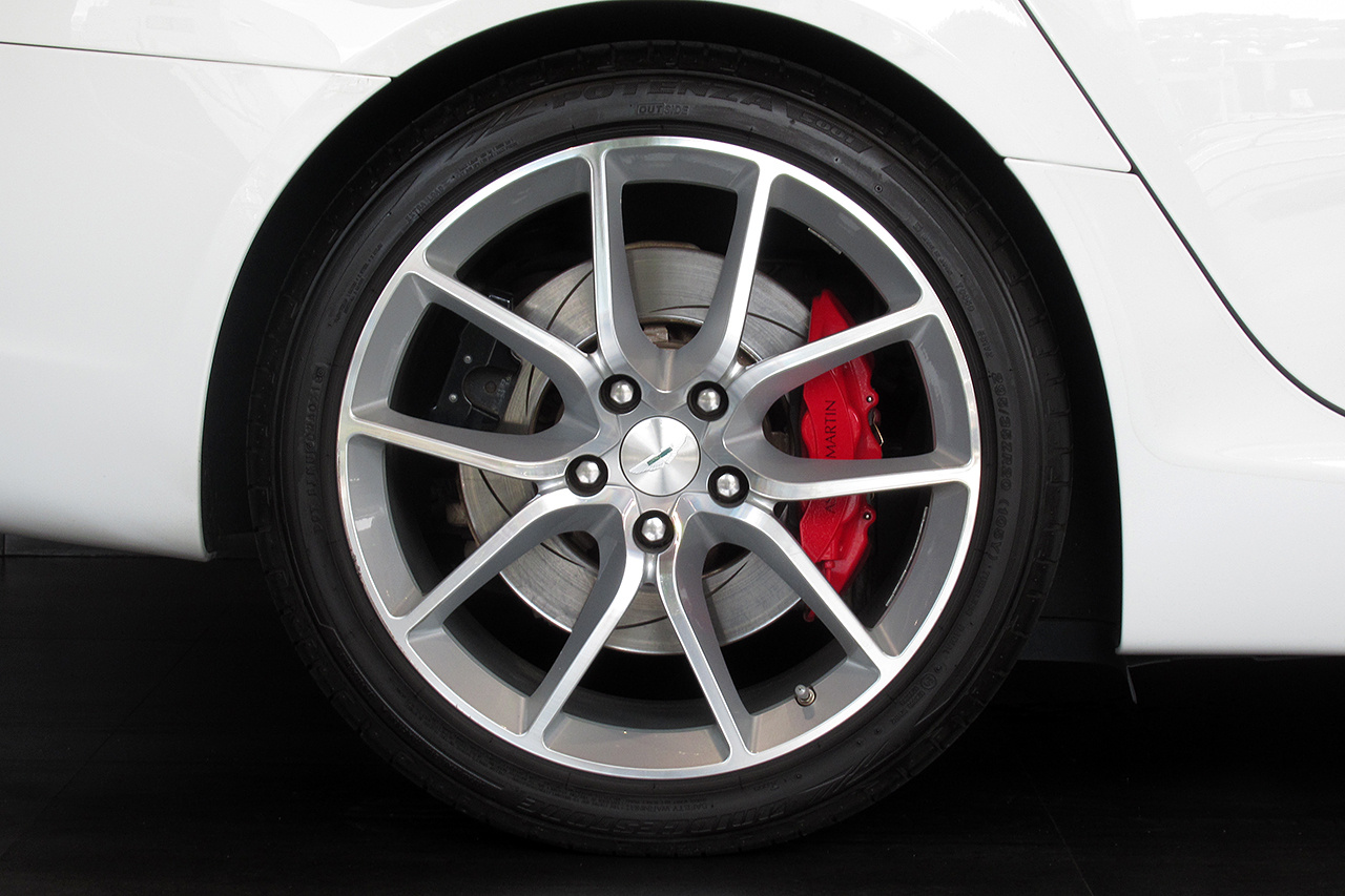 2013 Aston Martin RAPIDE null