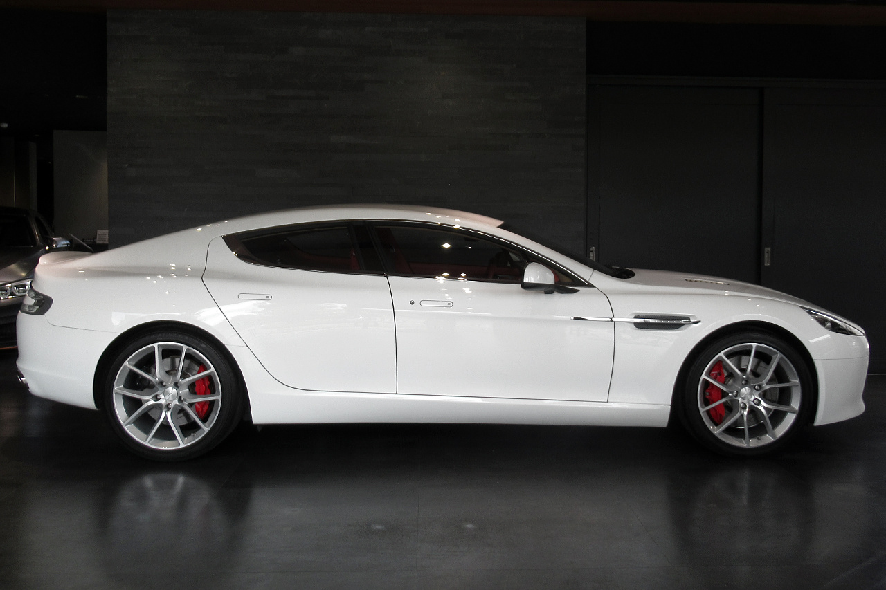 2013 Aston Martin RAPIDE null