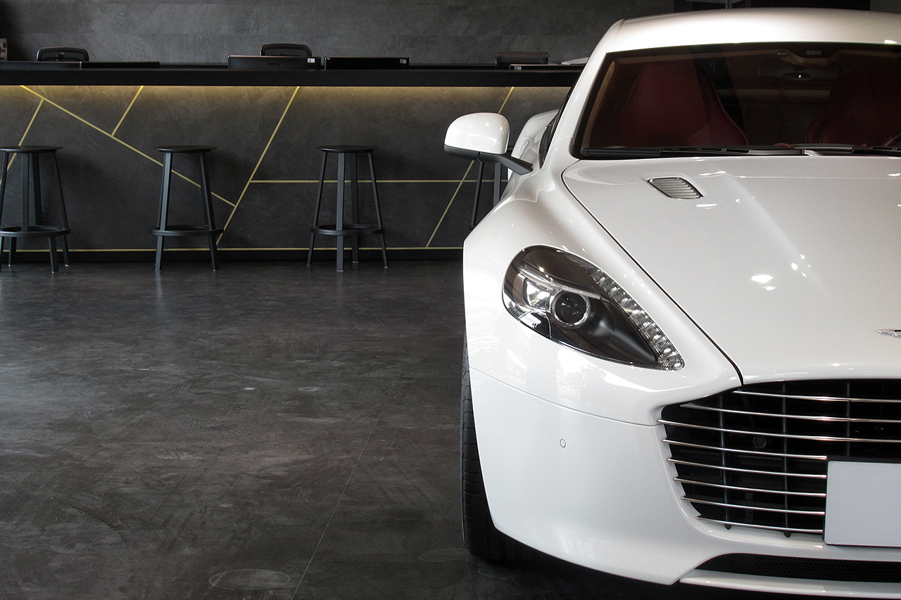 2013 Aston Martin RAPIDE null