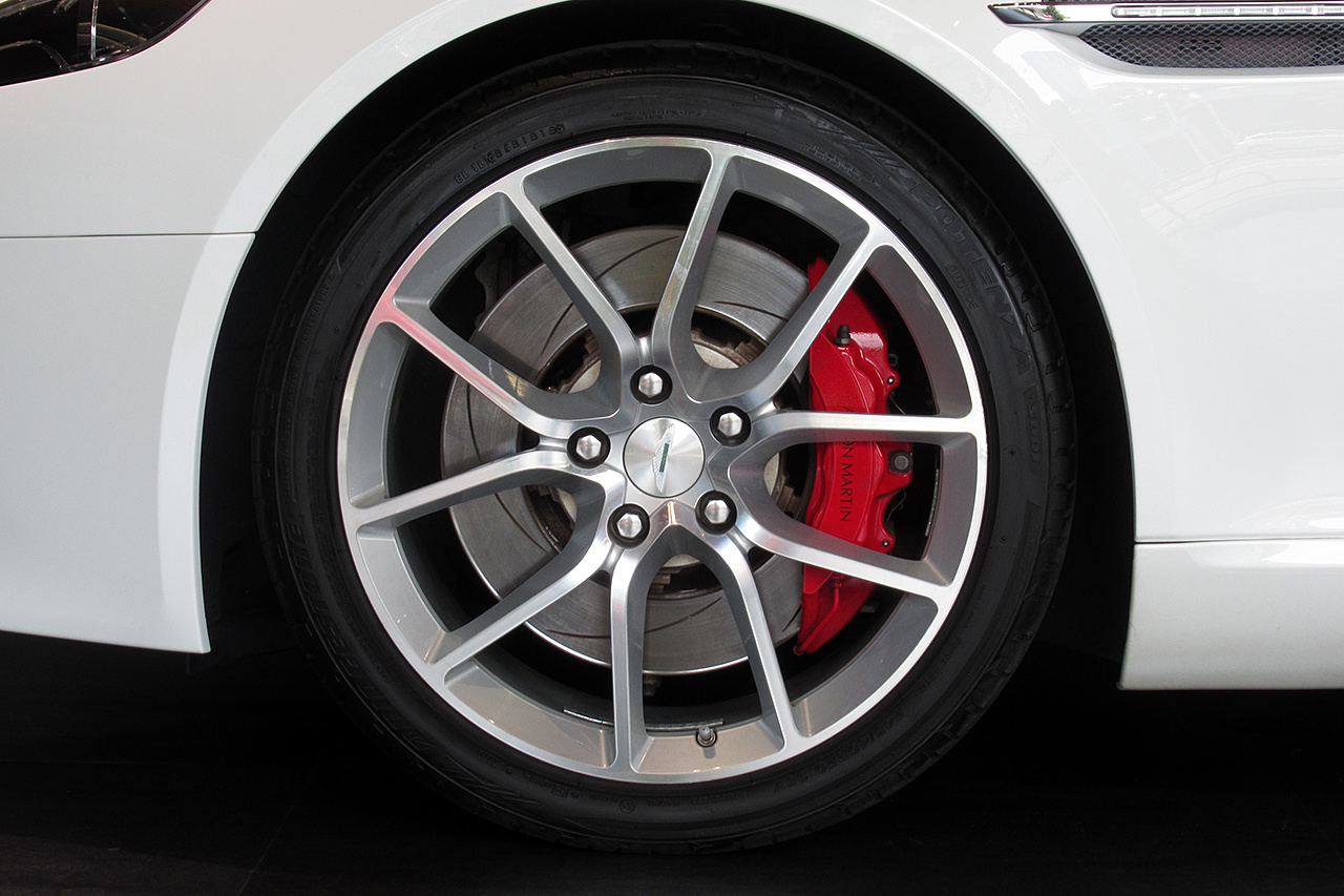 2013 Aston Martin RAPIDE null