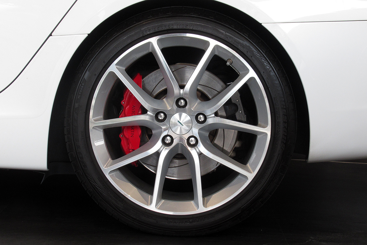 2013 Aston Martin RAPIDE null