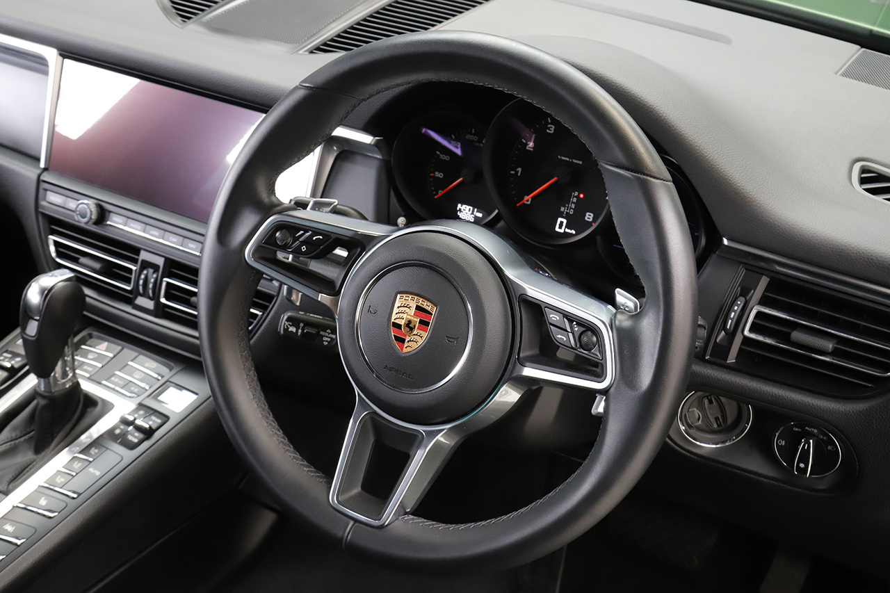 2020 Porsche MACAN null