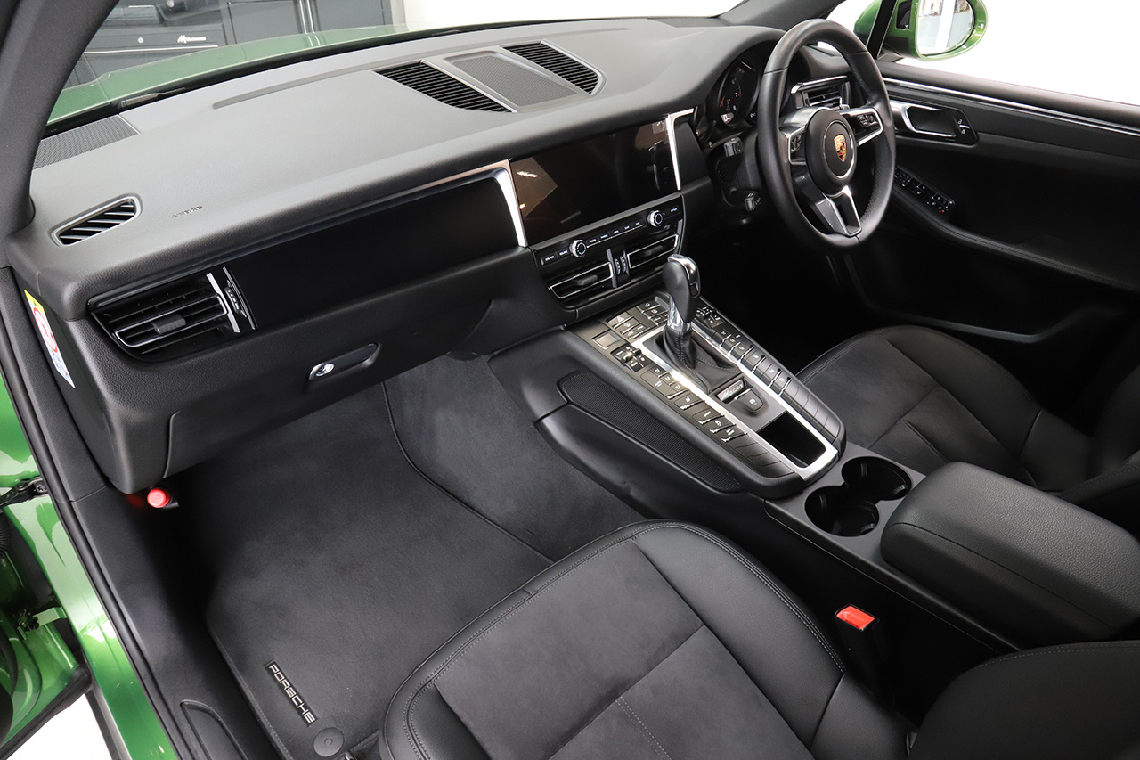 2020 Porsche MACAN null