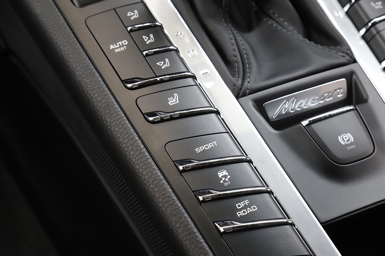 2020 Porsche MACAN null