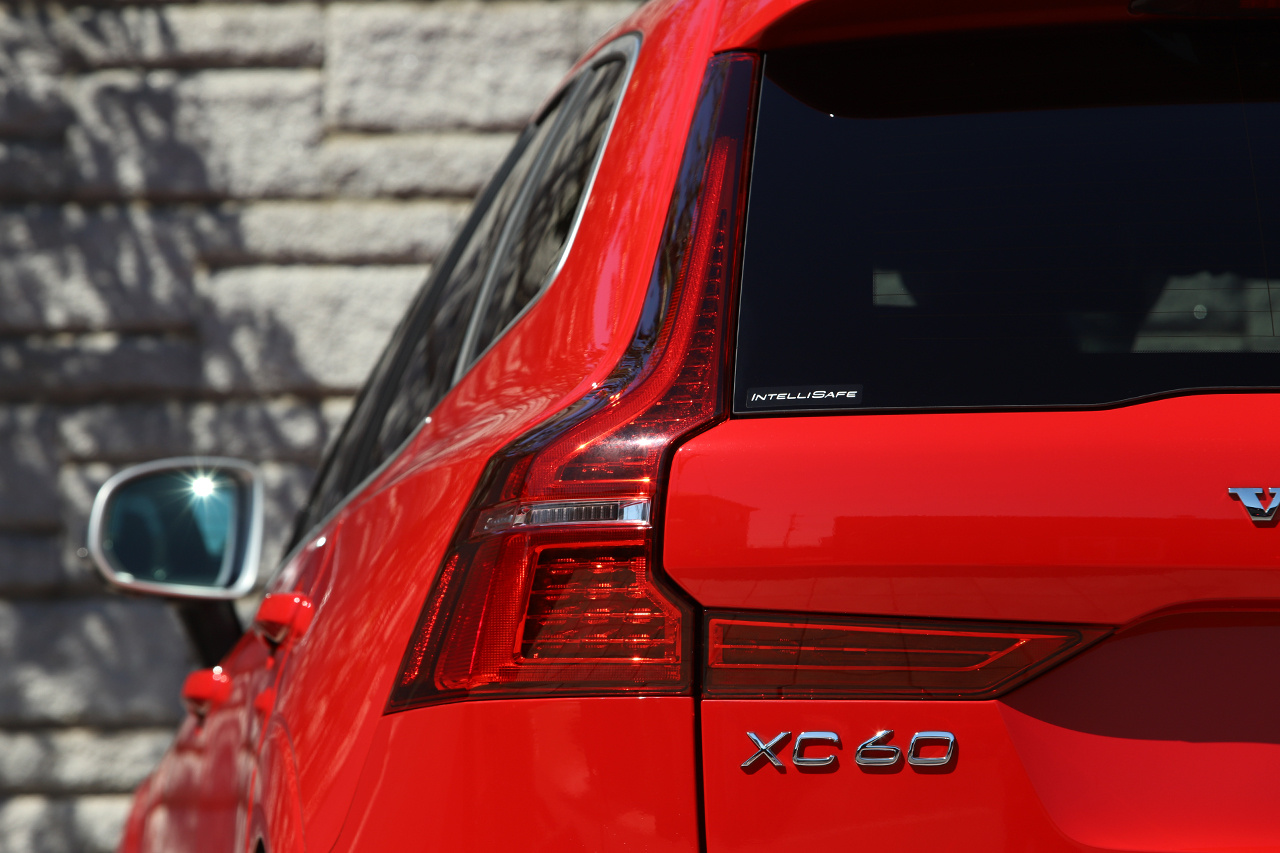 2019 Volvo XC60 D4AWD R DESIGN 4W